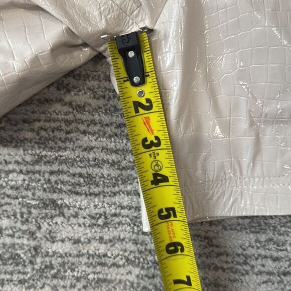 NWT Lisa Maree That Soul Sound Leather Shorts in Cream Patent Leather XS - Picture 11 of 14